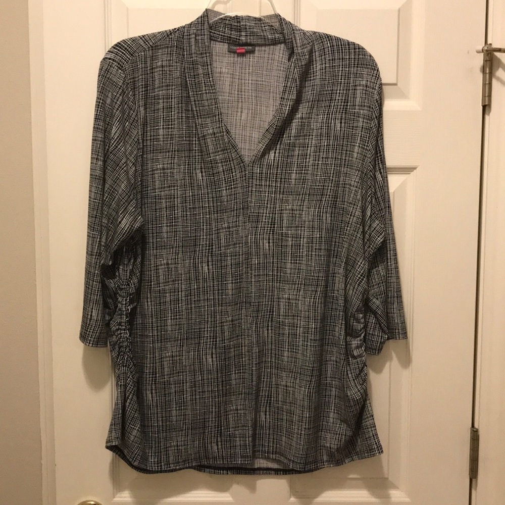 Vince Camuto Black & White top 3X